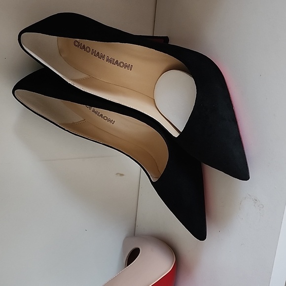 Shoes - Picture 2 of 3